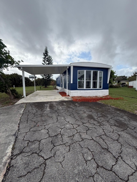 4022 68th Street N - Photo 1
