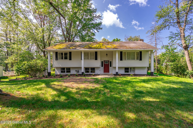 1 Laurie Lane - Photo 1