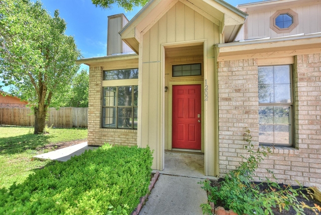 1202 Southwalk St - Photo 1