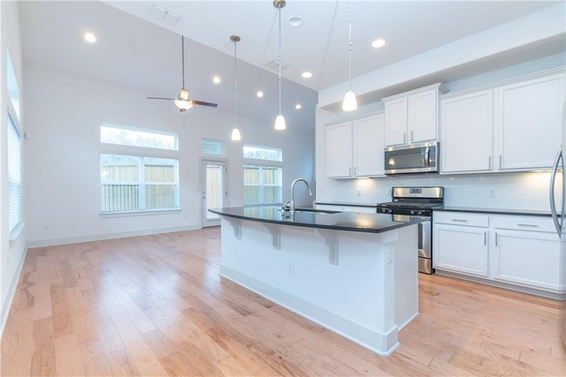 1410 Casa Dr - Photo 1