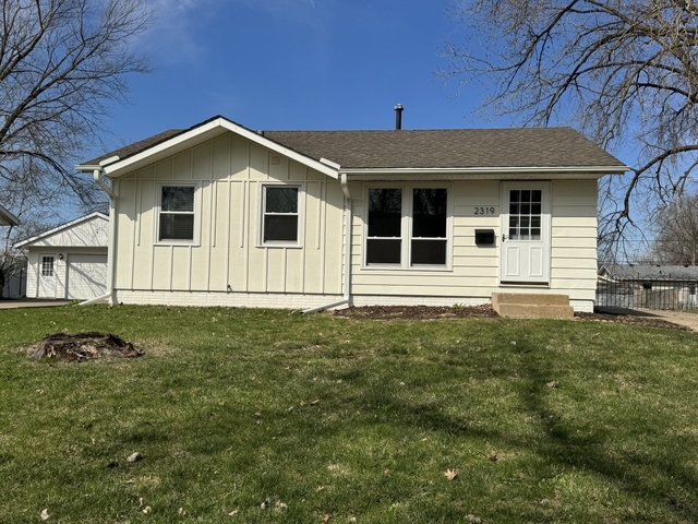 2319 Pinehurst Drive - Photo 1