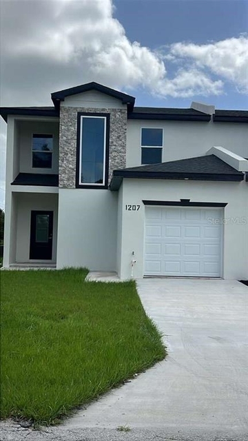 1207 Crawford Avenue - Photo 1