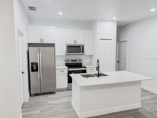 4700 Sunbeam Street - Photo 1