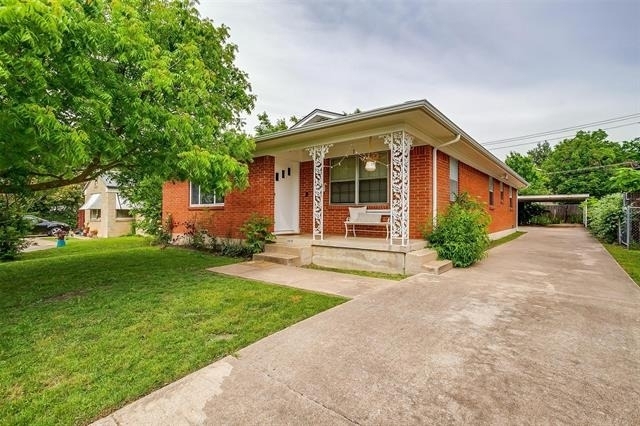 3217 Lubbock Avenue - Photo 1