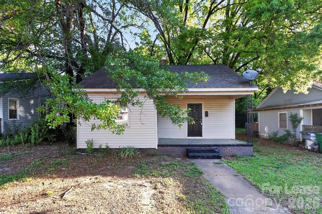 420 Plymouth Avenue - Photo 1