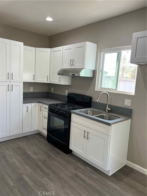 10026 Portola Avenue - Photo 1