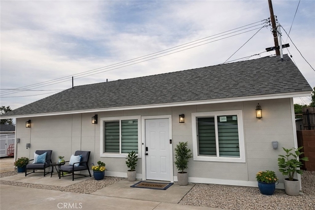 559 E Juanita Avenue - Photo 1