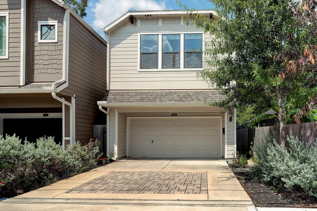 5326 Larkin Street - Photo 1