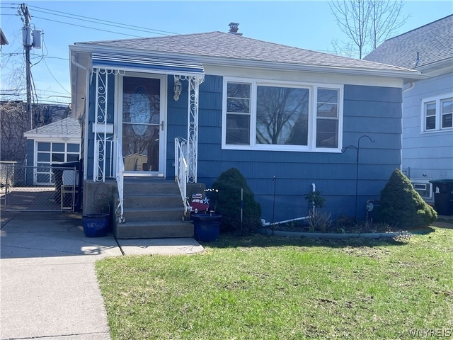 480 W Hazeltine Avenue - Photo 1