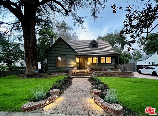 1609 Capistrano Avenue - Photo 1