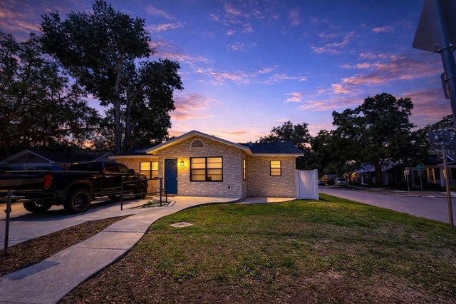7218 N Highland Avenue - Photo 1