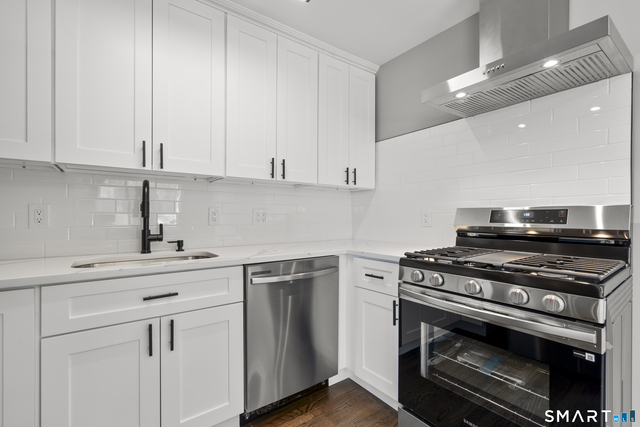 105 Richmond Hill Avenue - Photo 1