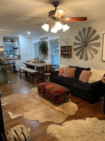 106 S Clark Street - Photo 1