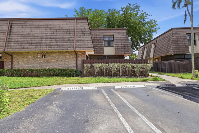 2498 Nw 99th Avenue - Photo 1