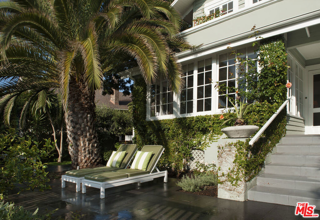 51 27th Avenue - Photo 1