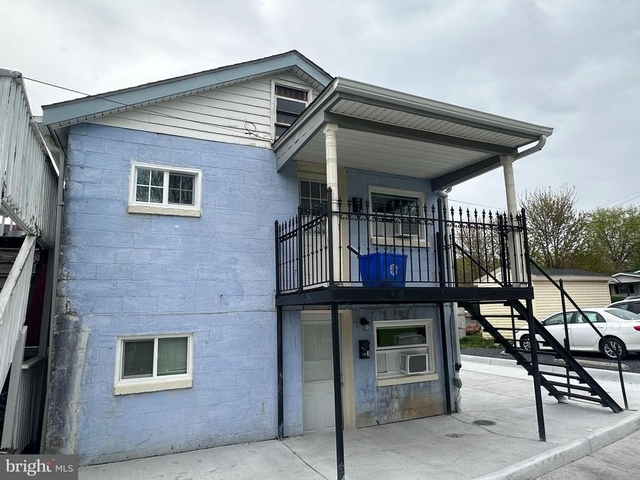 434 Kent Street N - Photo 1