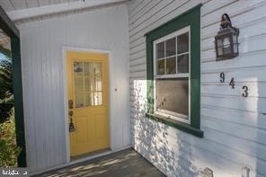 943 Fairview Avenue - Photo 1