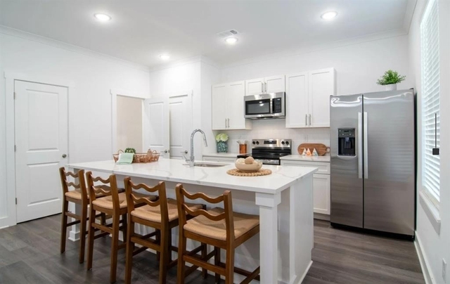 5055 Southwood Road - Photo 1