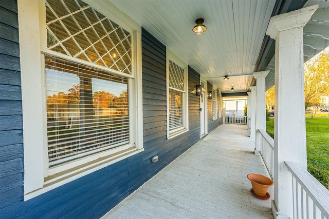 4016 Avenue Q 1/2 - Photo 1