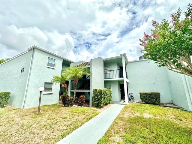 2830 Somerset Park Drive - Photo 1