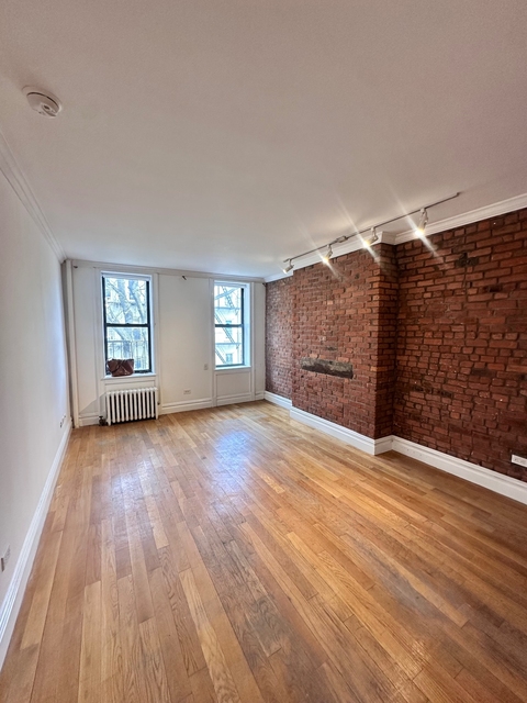 237 west 10th street - Photo 1