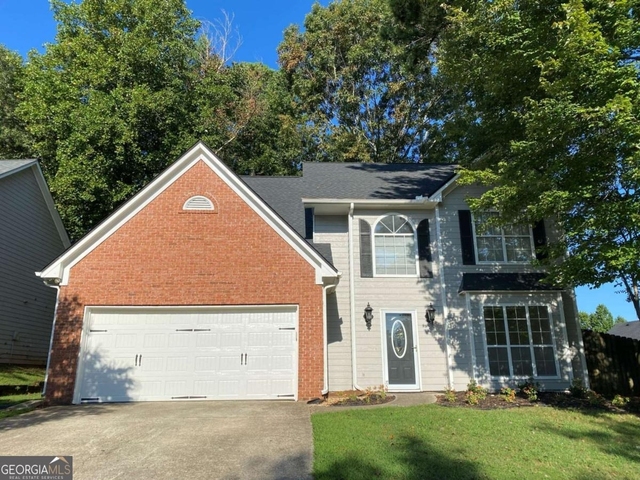 640 Suwanee Lakes Circle - Photo 1