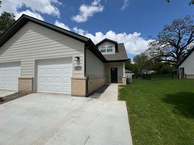417 W Dulin Street - Photo 1