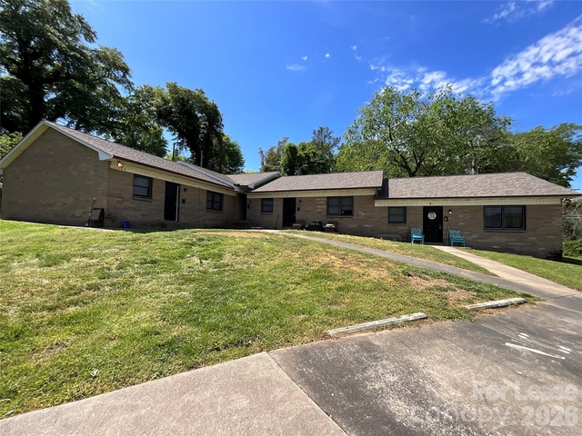 304 Palm Street - Photo 1
