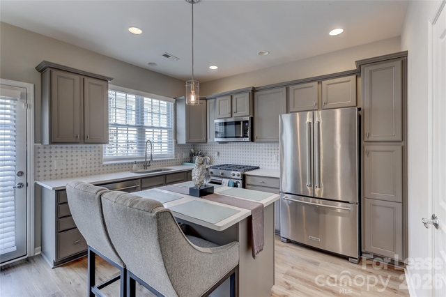 905 Lyndley Drive - Photo 1