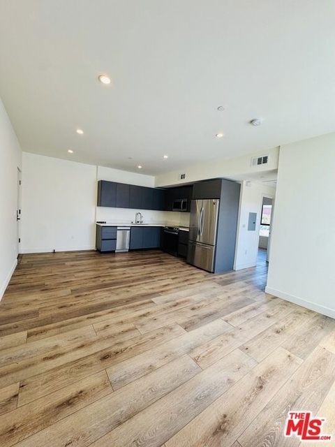 919 Harvard Boulevard - Photo 1
