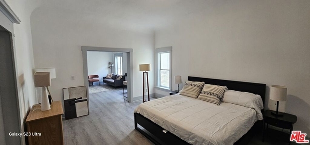 1604 W Pico Boulevard - Photo 1