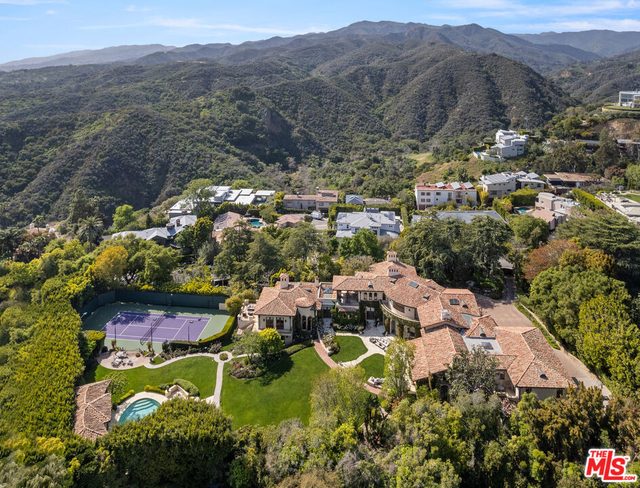 1550 Amalfi Drive - Photo 1