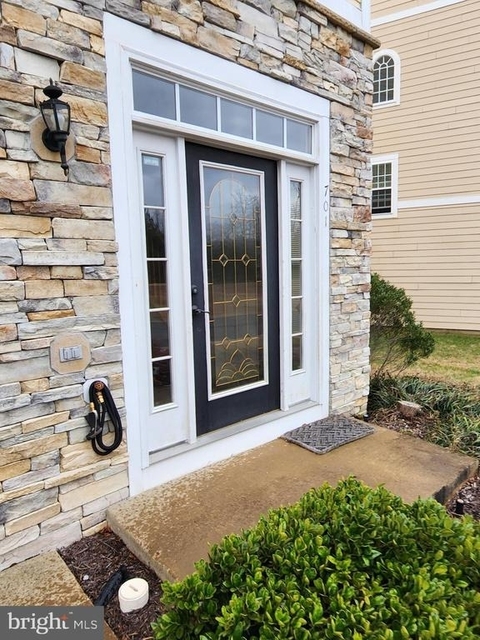 701 Monroe Point - Photo 1