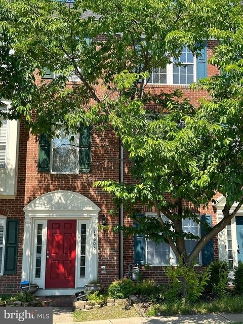 16606 Barge Circle - Photo 1