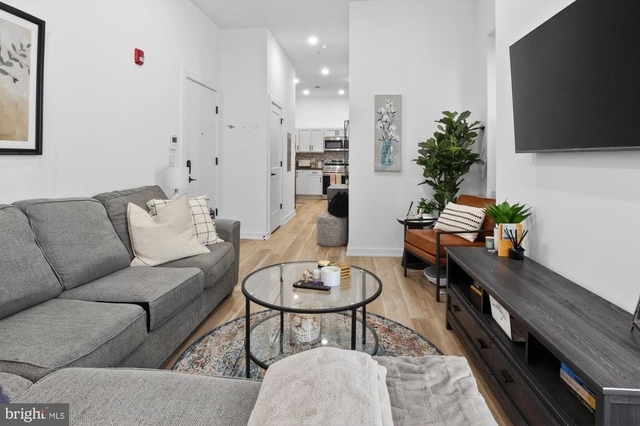 1415 Locust Street - Photo 1