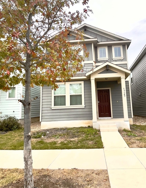 1725 Fountain Bridge Dr - Photo 1