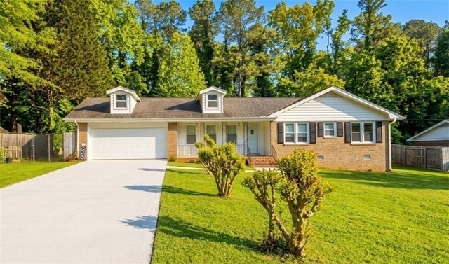 2866 Manor - Photo 1