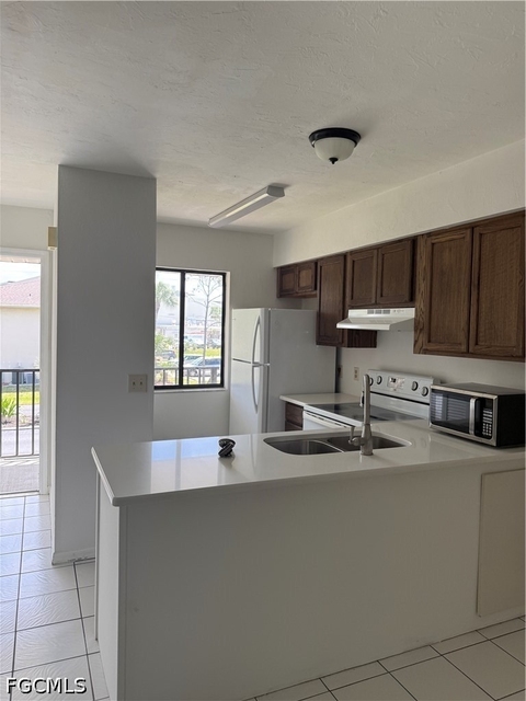 22523 Westchester Boulevard - Photo 1