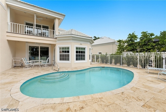 360 Carlton Place - Photo 1
