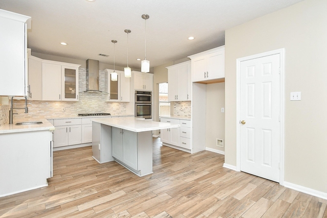 215 Windrift Court - Photo 1