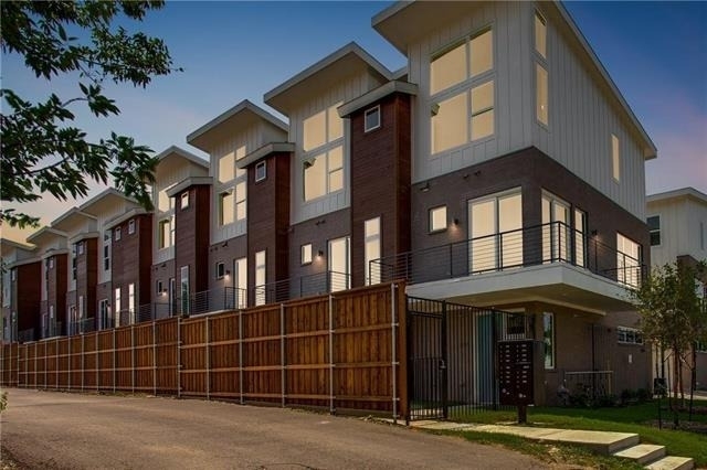 4620 Munger Avenue - Photo 1
