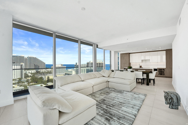 153 N Seabreeze Boulevard - Photo 1