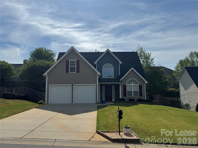 136 Madelia Place - Photo 1