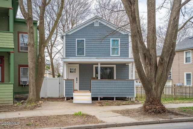 106 Van Dam Street - Photo 1