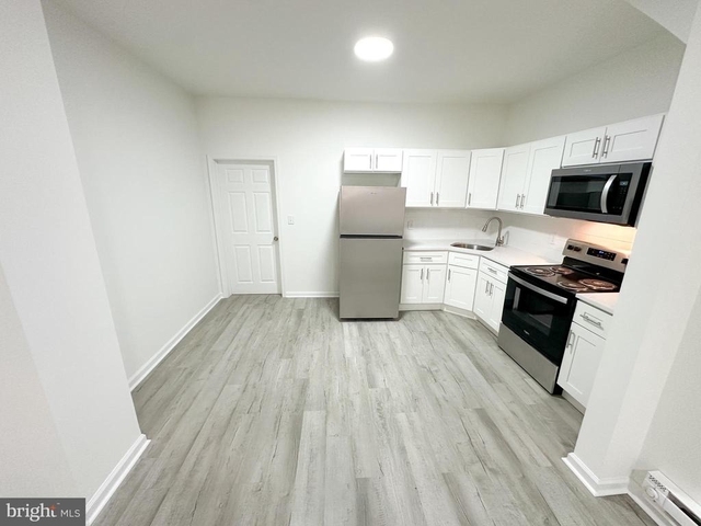 2153 W Grange Avenue - Photo 1