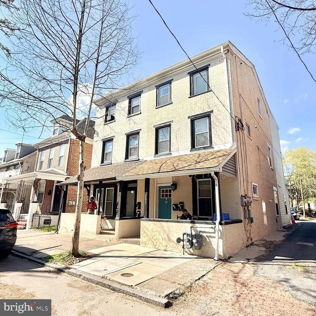 255 Beech Street - Photo 1