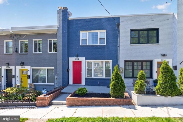 2218 16th Street Ne - Photo 1