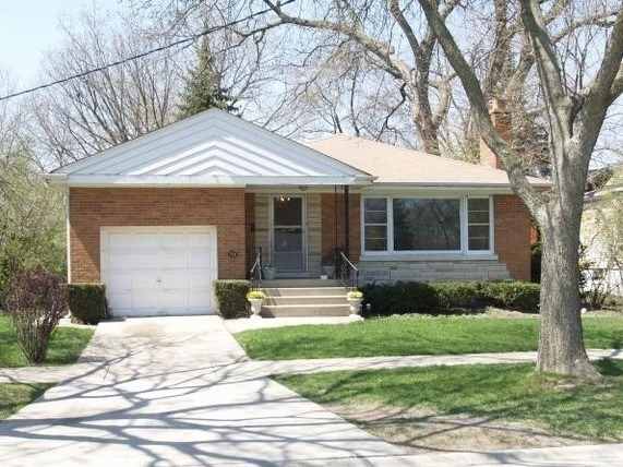 711 Locust Road - Photo 1