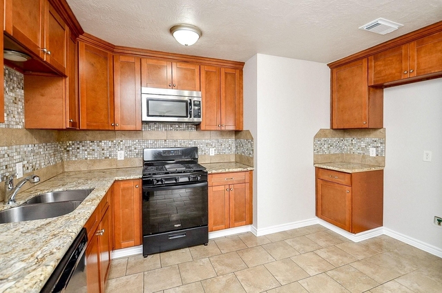 15337 Falmouth Avenue - Photo 1