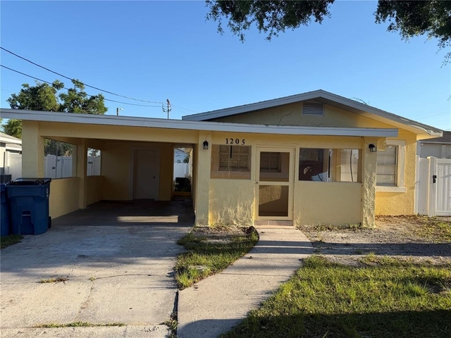 1205 Avenue I - Photo 1